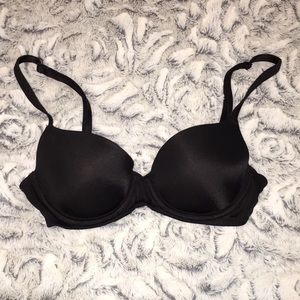 Wear everywhere lightly lined 32A black bra